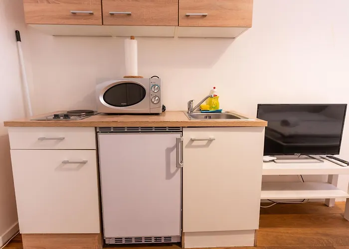 - Metro 1160 Apartamento Viena